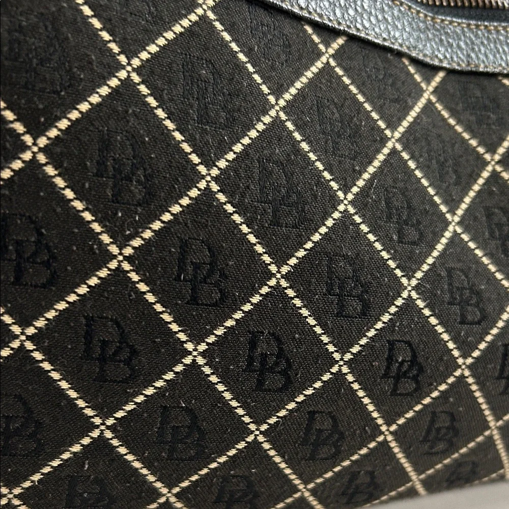Chic Black Quilted Shoulder Bag